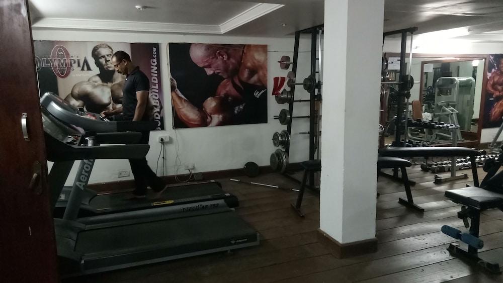 호텔 모티 마할 망갈로르 외부 사진